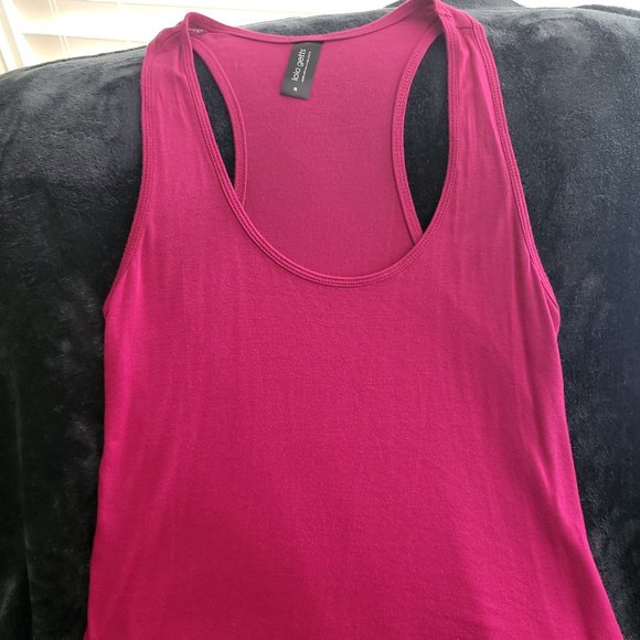 Women's tank - Picture 1 of 3